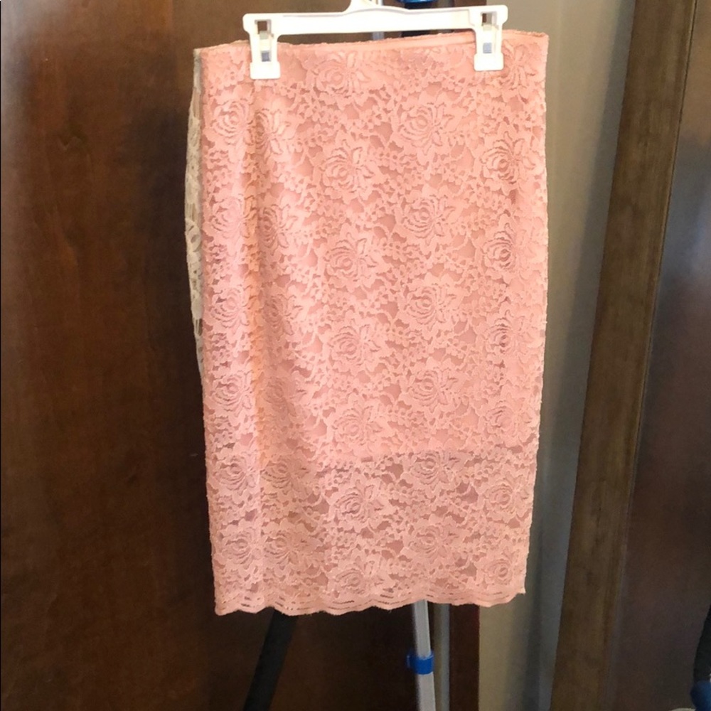 Lace pink skirt
